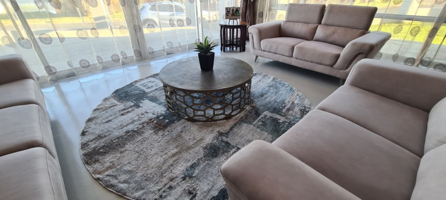 5 Bedroom Property for Sale in Gonubie Eastern Cape
